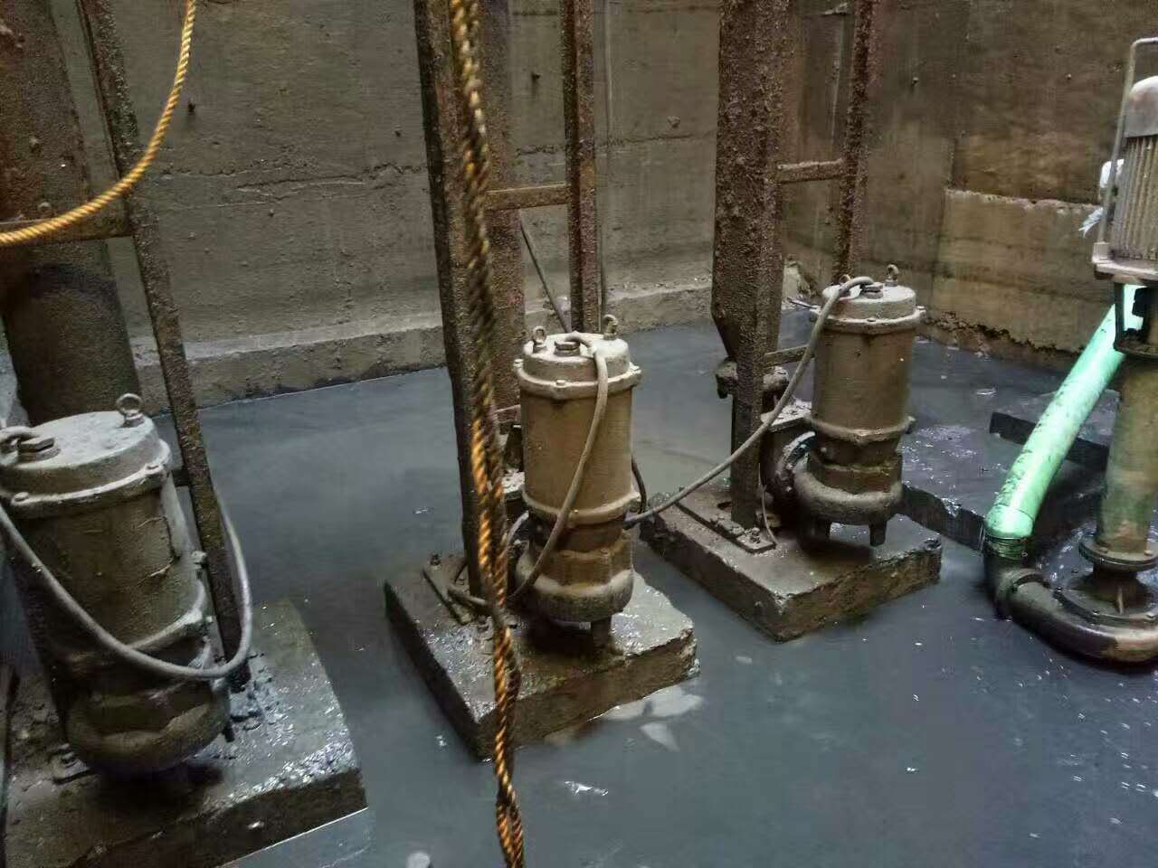 青浦污水池清理